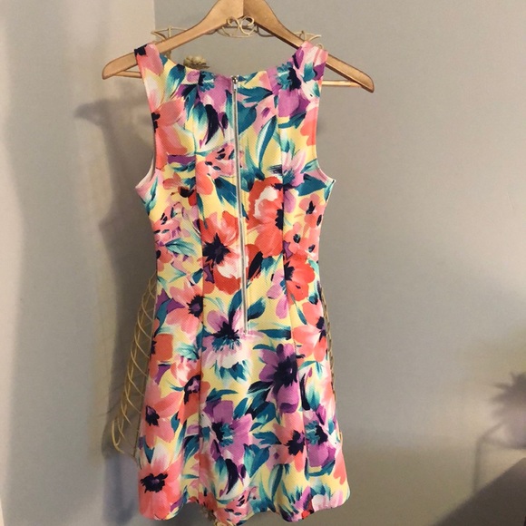 Dress - Picture 3 of 4